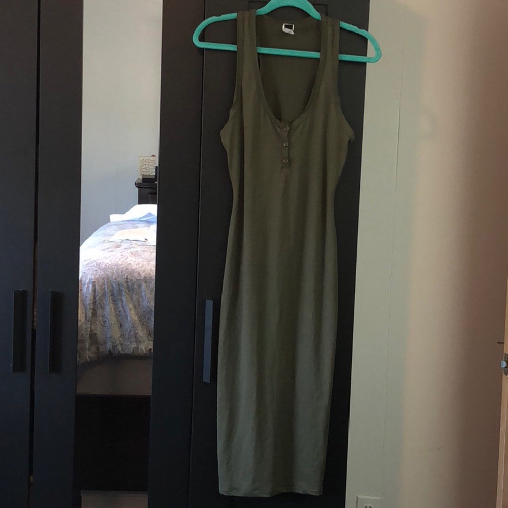 Dress - Picture 3 of 8